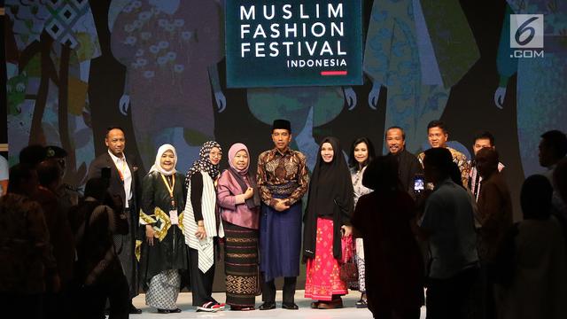 Pakai Sarung dan Peci, Jokowi Buka Muslim Fashion Festival 2018