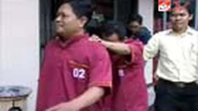 Dua orang yang mengaku wartawan ditangkap polisi karena menyebarkan video mesum sepasang remaja di Brebes. Semula pelaku bermaksud memeras kedua remaja. 