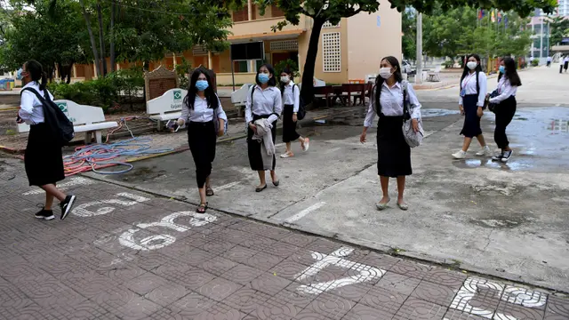 Kamboja Buka Kembali Sekolah