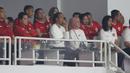 <p>Presiden RI, Joko Widodo (tengah) didampingi Ketum PSSI, Erick Thohir dan Menpora Dito Ariotedjo menyaksikan laga Timnas Indonesia menghadapi Filipina pada laga terakhir Grup F putaran kedua kualifikasi Piala Dunia 2026 Zona Asia di Stadion Utama Gelora Bung Karno (SUGBK) Senayan, Jakarta, Selasa (11/6/2024). (Bola.com/M Iqbal Ichsan)</p>