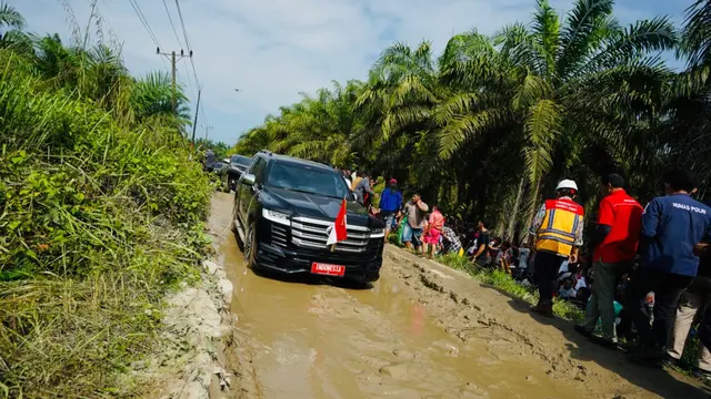 Jalan Rusak di Labuhan Batu Utara