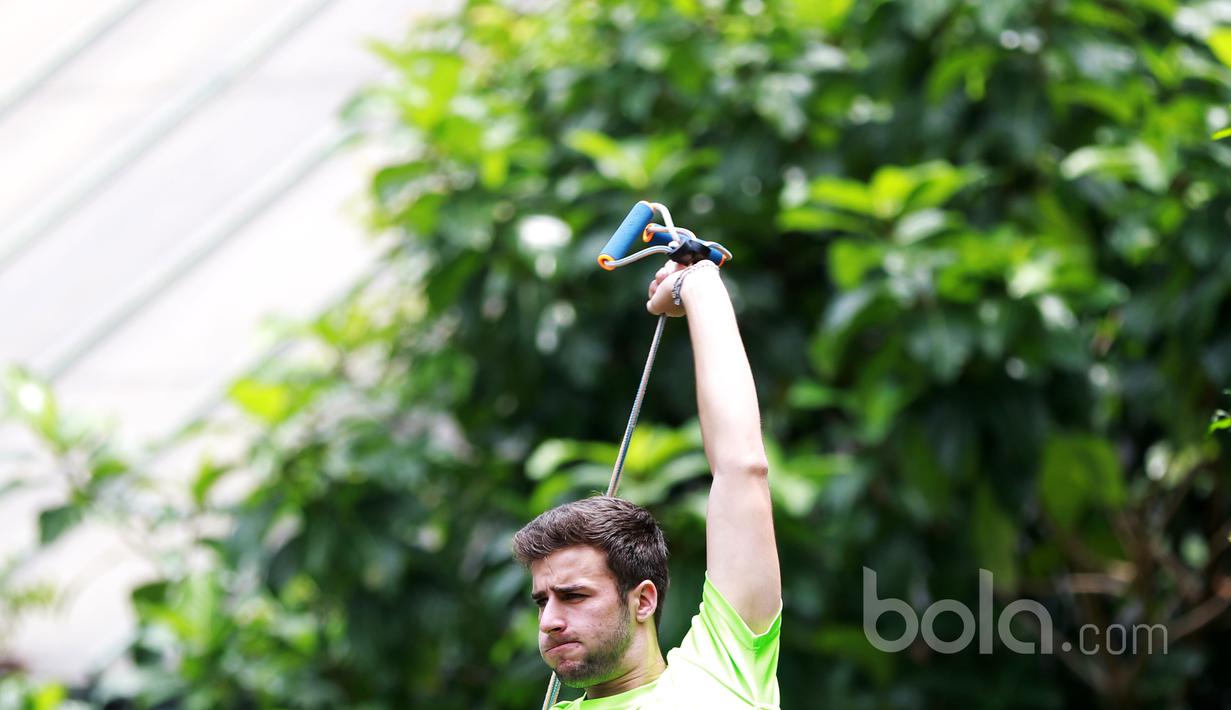 Combiphar Tennis Open 2017 dimeriahkan petenis senior putra mulai dari usia 16-30 tahun dari 20 negara seperti Jepang, Korea Selatan, China, Thailand, Filipina, Malaysia, dan Singapura. (Bola.com/Nicklas Hanoatubun)