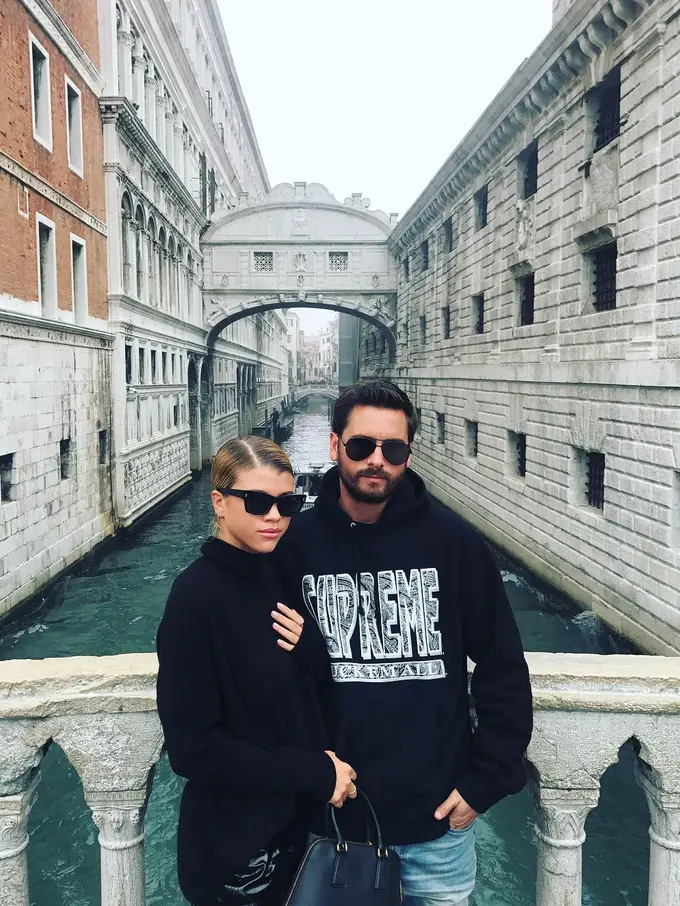 [Bintang] Sofia Richie dan Scott Disick