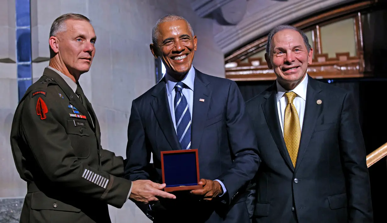 Sebelumnya, penghargaan ini pernah diberikan kepada Dwight Eisenhower, Ronald Reagan, George H.W. Bush, dan George W. Bush. (KENA BETANCUR/AFP)