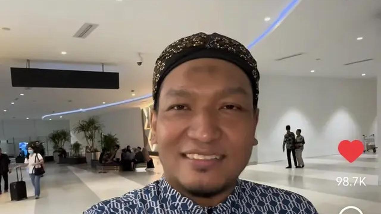 Gus Miftah Bikin Kontroversi, Salim A Fillah Ingatkan Rasulullah Cium Tangan Pekerja yang Kasar dan Kapalan