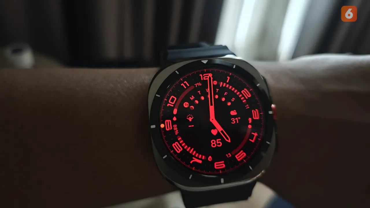 Tampilan Night Mode di Samsung Galaxy Watch Ultra. Liputan6.com/Iskandar