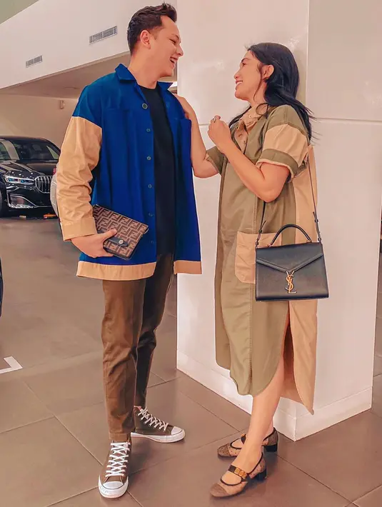 Pertikaian di antara Ussy dan Andhika nampaknya hanya menjadi bumbu pemanis di hubungan pernikahan mereka. Namun saat bicara soal ribut, Ussy pernah pergi dari rumah membawa anak-anaknya untuk meninggalkan Andhika. (Instagram/ussypratama)