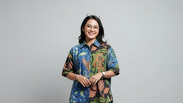 Model Atasan Batik Casual untuk Wanita Kemeja Batik Oversize
