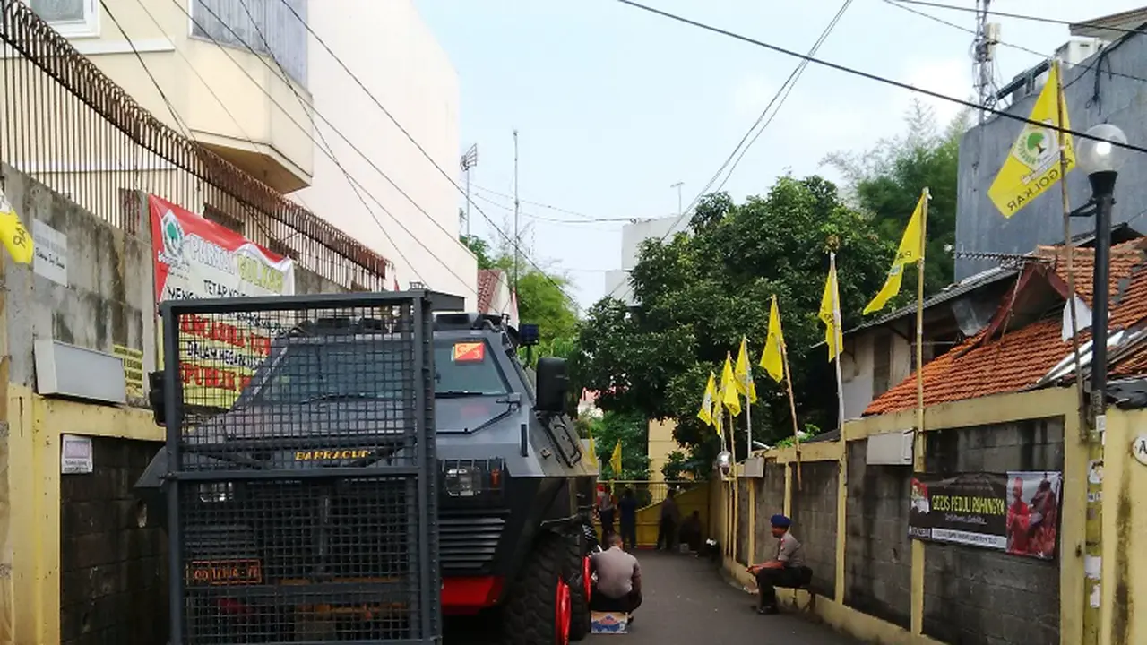 Khawatir Ricuh, 300 Polisi Kawal Kantor DPP Golkar
