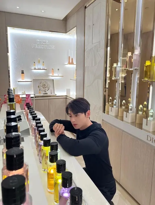 Dipilihnya Cha Eun Woo, mengingatkan warganet akan serial My ID is Gangnam Beauty [instagram/eunwo.o_c]