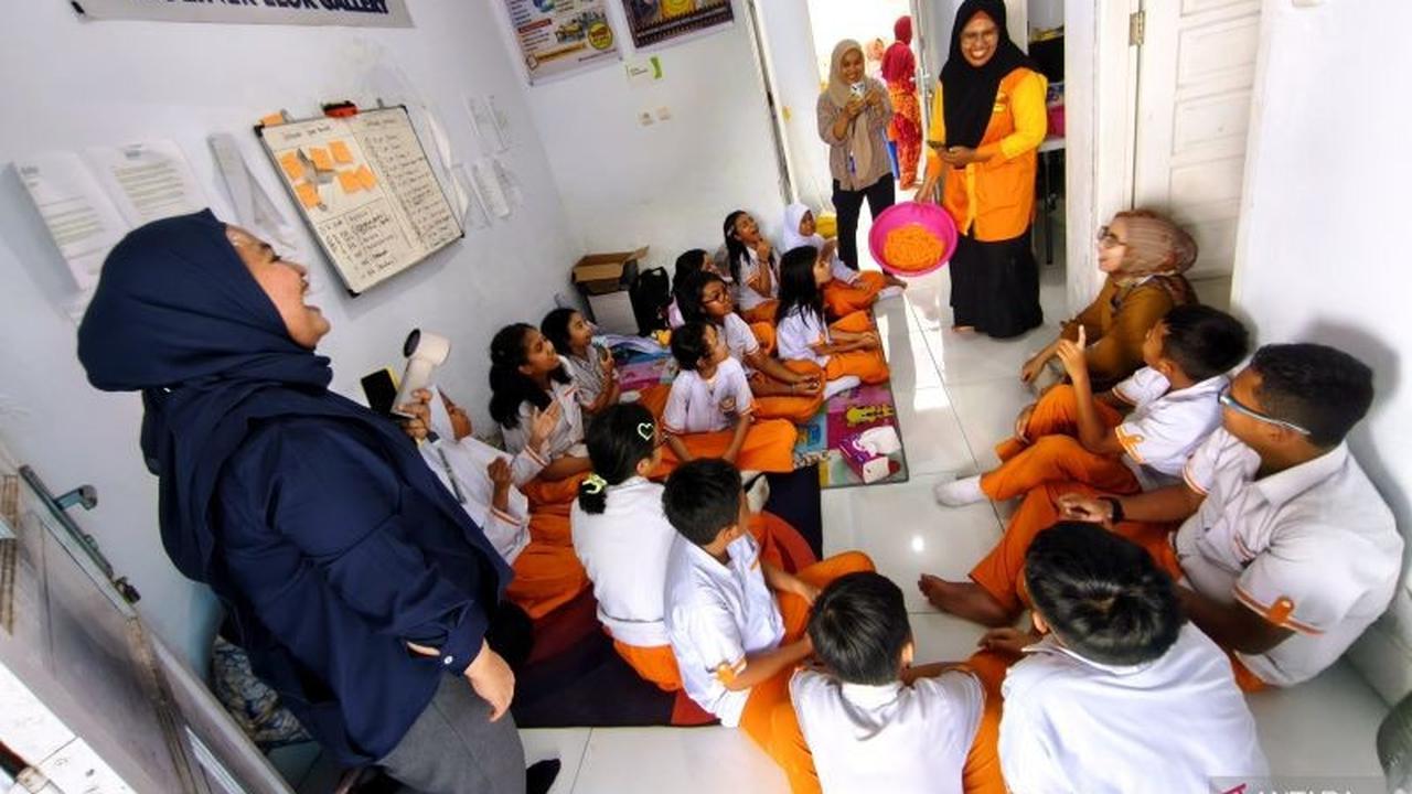 UMKM Elok Edukasi Makanan Sehat Tanpa Pengawet, Ajak Siswa SD Madania Belajar Produksi Langsung