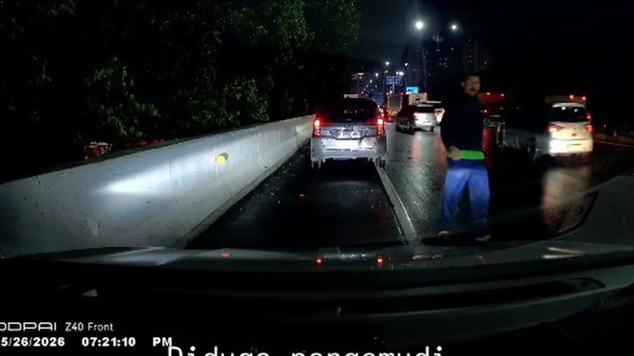 Pengemudi Taksi Online Ngamuk di Tol JORR