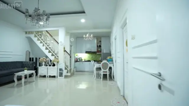 Potret Ruang Tamu Rumah Boiyen (YouTube/Taulany TV)