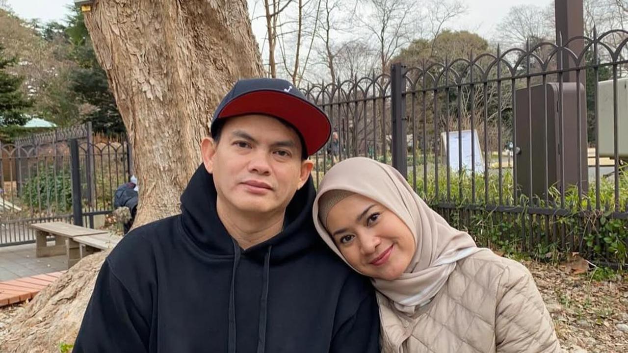 7 Potret Rumah Tangga Harmonis Ikke Nurjanah dan Suami yang Usianya Lebih Muda, Rayakan Lebaran Bareng Keluarga