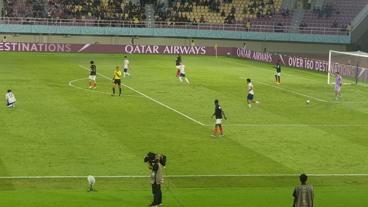 Namun gol sepakan pemain nomor 9 Saidov Amirbek harus dianulir wasit asal Mauritania, Bieda Dahane setelah dilakukan cek VAR.&nbsp;<br>