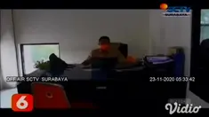 Hujan deras di hari Kamis (19/11) mengakibatkan jalan di Desa Gucialit, Kecamatan Gucialit, Kabupaten Lumajang ambles. Jalan yang merupakan penghubung antar Kecamatan Padang dan Kecamatan Gucialit hanya bisa dilalui dengan buka tutup.
