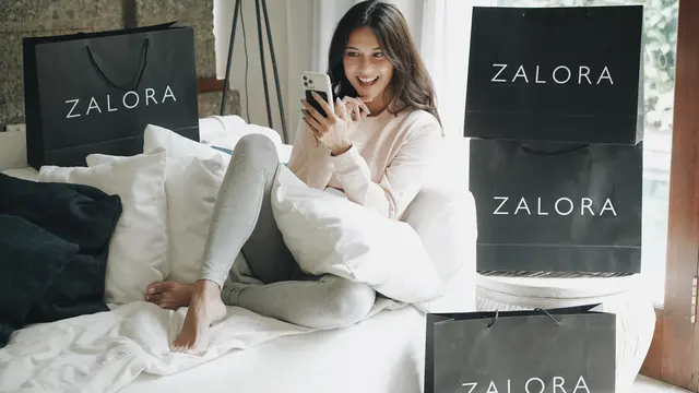 Semangat berolahraga dari rumah ala Nana Mirdad dengan 4 tips berikut ini. (Foto: dok Zalora)