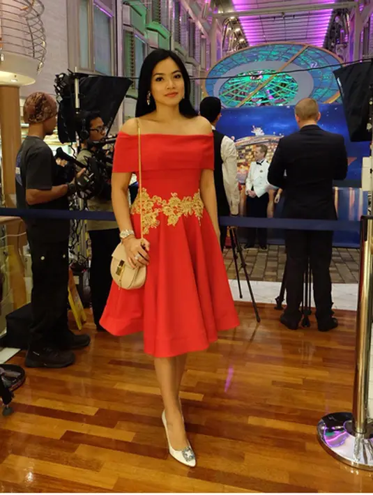 Pengalaman luar biasa selama berhari-hari dalam kapal Royal Caribbean International Cruise, inti tulisan dalam keterangan fotonya. (Foto: Instagram/@titi_kamall)