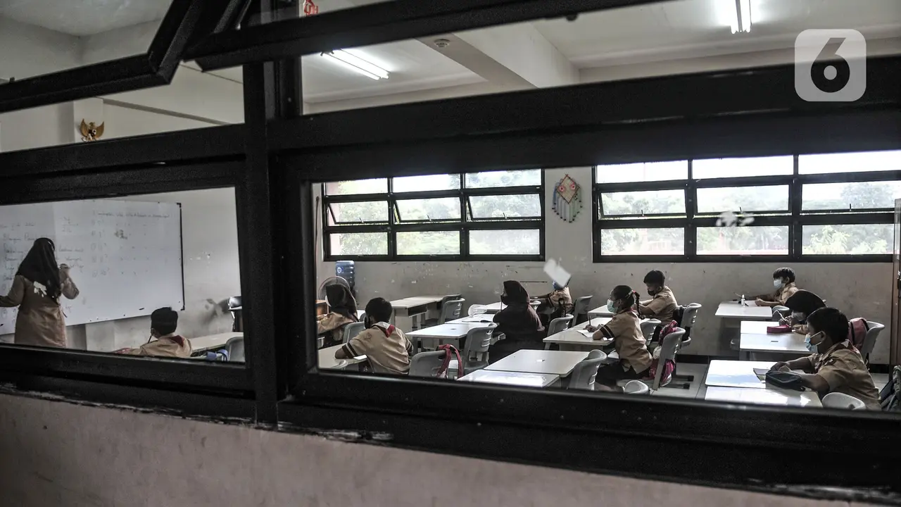 FOTO: Antusiasme Siswa SD Ikuti Uji Coba Sekolah Tatap Muka
