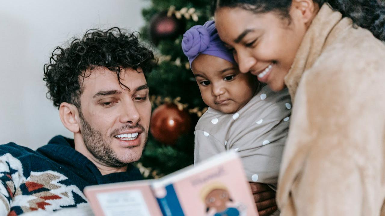 Orang Tua Gen Z Enggan Membacakan Buku untuk Anak, Studi Ungkap Dampaknya