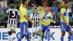 Juventus bernasib sial di laga perdana Liga Italia musim ini saat ditahan imbang 2-2 tuan rumah Udinese, Minggu (22/8/2021). Unggul 2 gol di babak pertama, kiper Wojciech Szczesny menjadi biang kegagalan dengan 2 blundernya hingga laga berakhir imbang. (Foto: LaPresse via AP/Andrea Bressanutti)