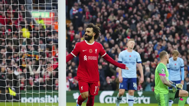 Selebrasi Mohamed Salah ketika Liverpool melawan Brentford di Liga Inggris