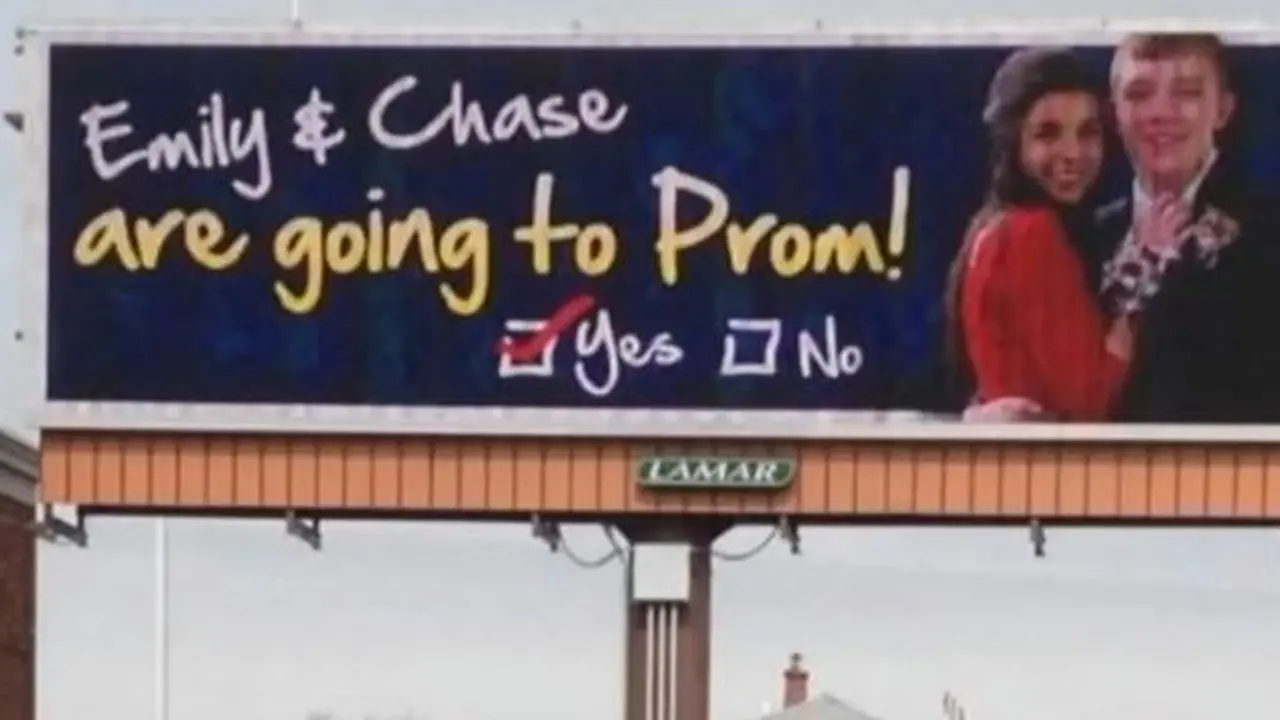 Sewa Papan Iklan Puluhan Juta, Siswa SMA ini Ingin Romantis