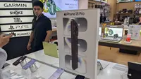 Urban Republic Gelar 'Pick-Up' Perdana iPhone 18 Pro Series, Intip Promonya