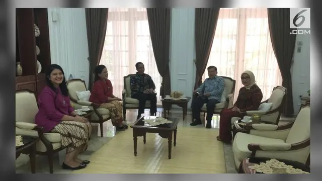VIDEO: Jokowi Antar Undangan ke Rumah JK