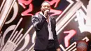 <p>John Legend tampil pada ajang penghargaan Latin Grammy Awards 2022 di Michelob Ultra Arena, Las Vegas, Nevada, Amerika Serikat, 17 November 2022. (Kevin Winter/Getty Images for The Latin Recording Academy/AFP)</p>