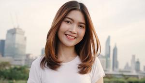 Ilustrasi perempuan cantik dan keren/copyright freepik.com/tirachardz