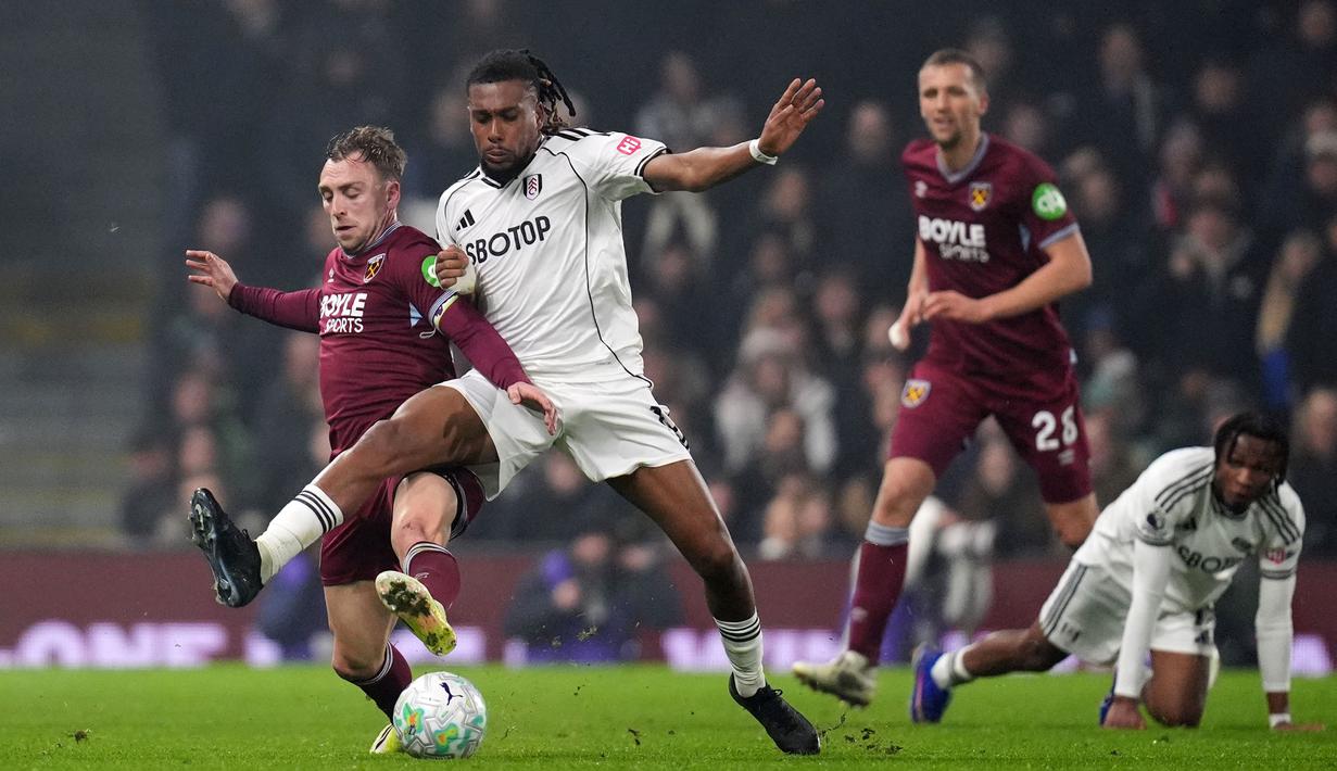 Pada laga tersebut tuan rumah tampil menguasai pertandingan. Hal itu terlihat dari statistik bahwa penguasaan bola Fulham 60% dibanding 40%. (AP Photo/PA/John Walton)