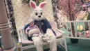 Nah! Ini cara JWow dan anaknya merayakan Paskah bersama! (HollywoodLife)