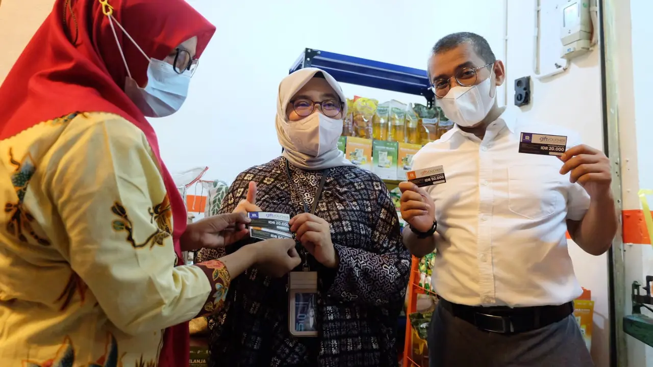PT Perusahaan Perdagangan Indonesia / PPI melakukan Grand Launching Stock Point Warung Pangan di Pasar Kramatjati, Ciracas dan Citeureup