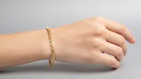8 Model Gelang Emas 5 Gram Rantai Klasik Elegan Tapi Tetap Terjangkau di 2025
