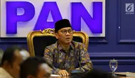 Ketua F-PAN DPR Yandri Susanto saat menerima Gerakan Aliansi Menolak Pertambangan Gunung Gede dan Merdeka Banten di Jakarta, Rabu (20/3). Masyarakat berharap permasalahan Gunung Gede dan Gunung Merdeka cepat terselesaikan. (Liputan6.com/JohanTallo)