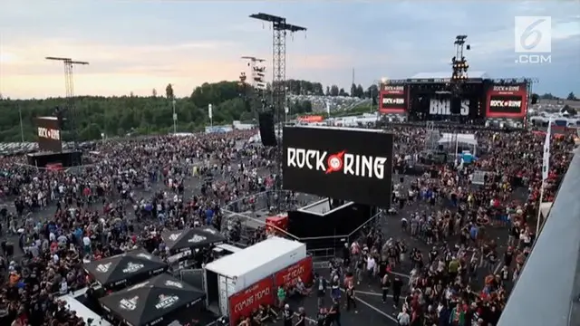 Pihak berwenang Jerman mengevakuasi ribuan penggemar dari festival musik rock "Rock am Ring" pada Jumat malam, (02/06/2017).