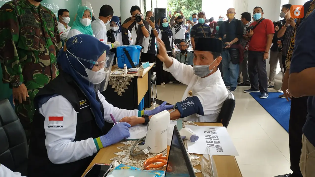 Bapati Kabgor, Nelson Pomalingo saat menjalani pemeriksaan (Arfandi Ibrahim/Liputan6.com)