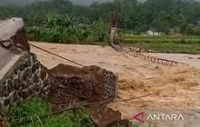 BPBD Cianjur Data Dampak Banjir dan Longsor di Lima Kecamatan, Jembatan Putus dan Warga Mengungsi
