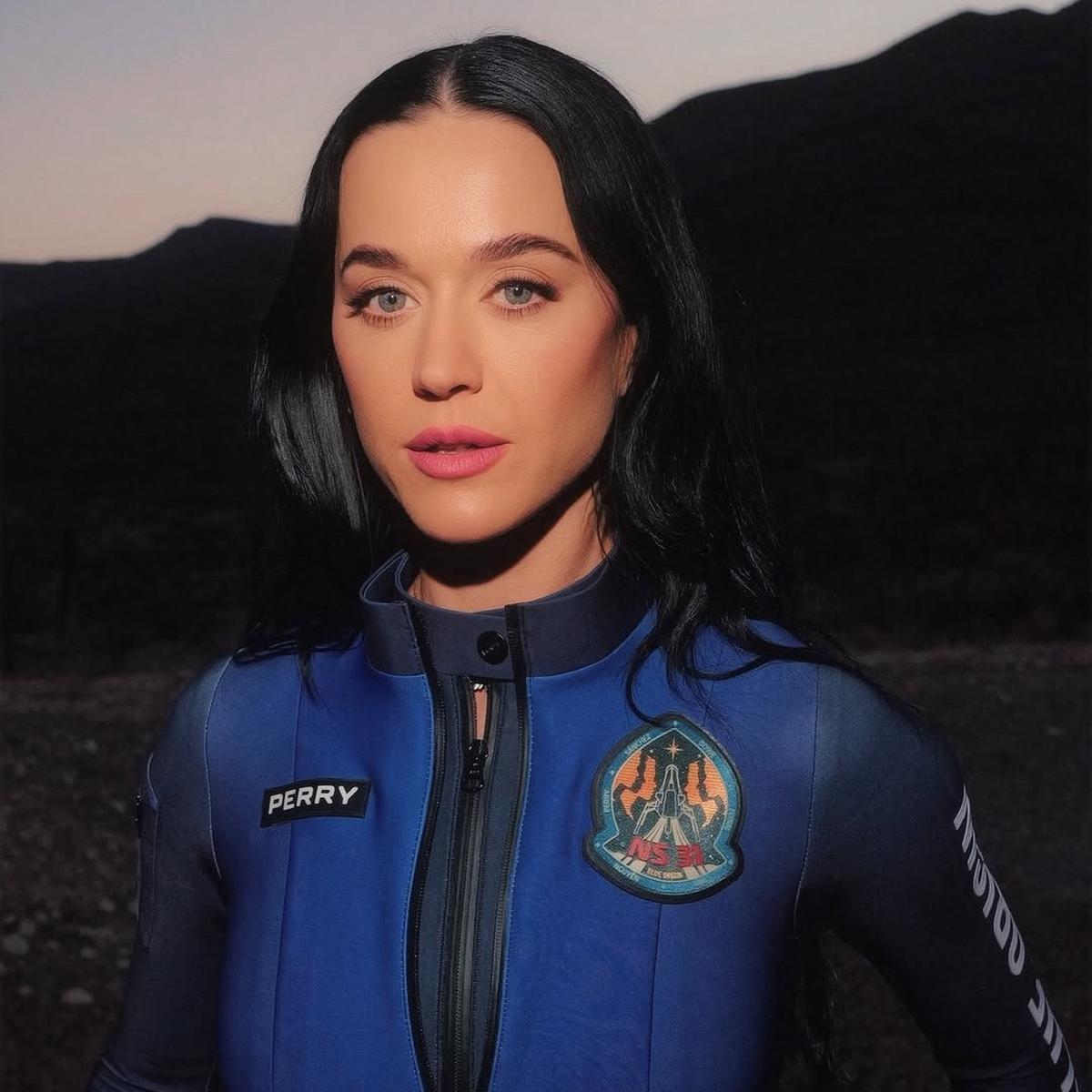 Wujudkan Mimpi Masa Kecil, Potret Bahagia Katy Perry 'Room Tour' Kapsul yang Akan Membawanya Terbang ke Luar Angkasa