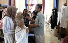 Anak Muda Aceh Berburu Kain untuk Desainer Muda