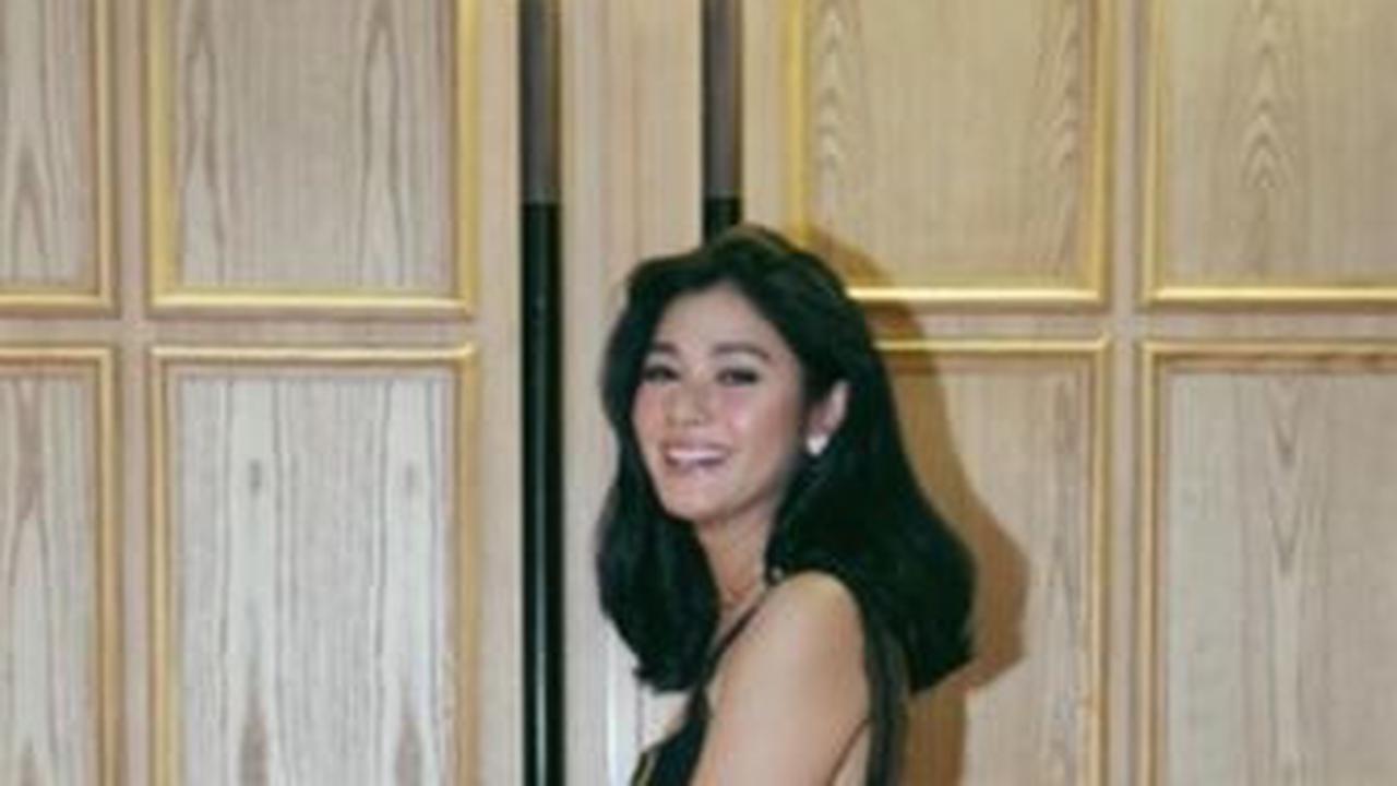 Naysila Nafulany Mirdad atau Naysila Mirdad lahir pada 23 Mei 1988. Adik dari Nana Mirdad ini memulai karier keartisannya pada tahun 2005.