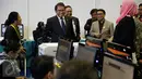 Menkominfo Rudiantara meninjau Media Center KTT Luar Biasa Ke-5 OKI di JCC, Jakarta, Minggu (6/3/2016). Sebanyak 527 jurnalis dalam dan luar negeri meliput KTT Luar Biasa ke-5 OKI yang berlangsung 6-7 Maret 2016 (Liputan6.com/Faizal Fanani) 