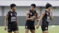 Pemain PSM Makassar, Rizky Pellu, saat sesi latihan jelang laga Shopee Liga 1 di Stadion Sport Center Tangerang, Kamis, (5/3/2020). PSM Makassar akan berhadapan dengan Persita Tangerang. (Bola.com/M Iqbal Ichsan)