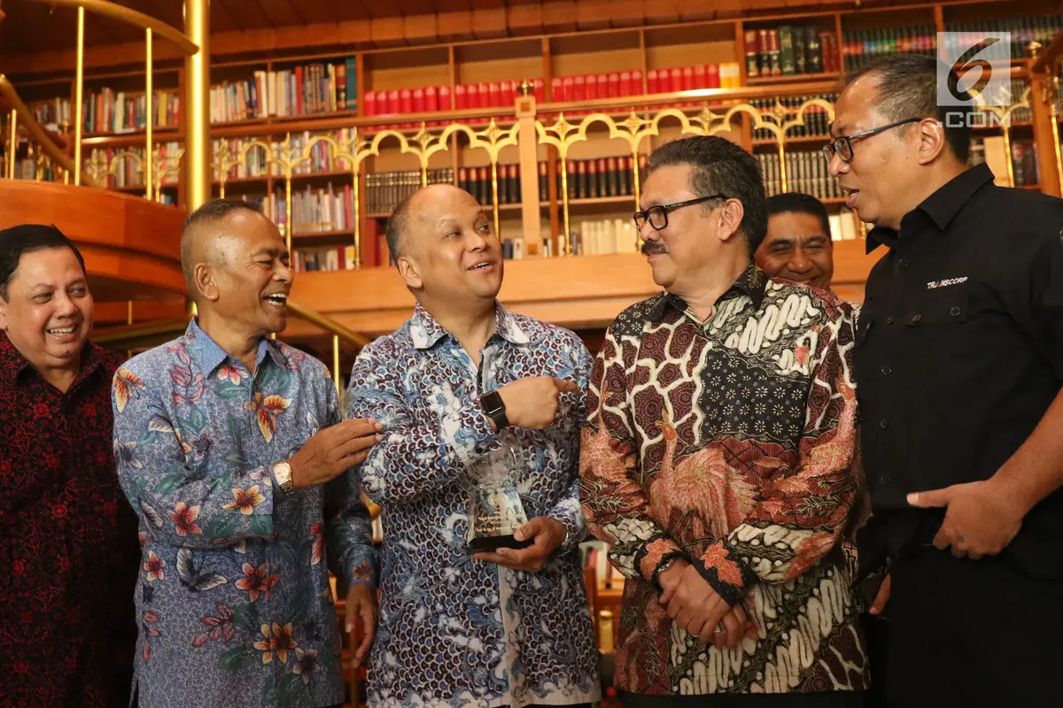 PWI Beri Anugrah Bapak Kemerdekaan Pers Indonesia untuk Habibie