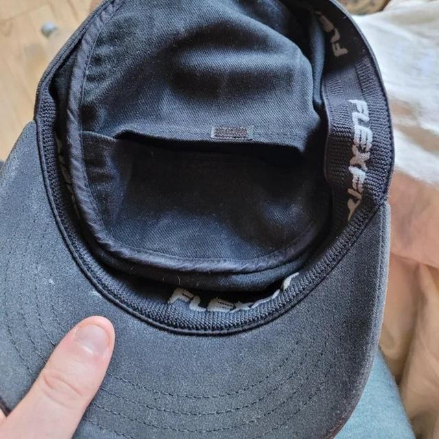 6 Kantong Tersembunyi di Pakaian Ini Unik, Inovasi Fashion yang Menarik