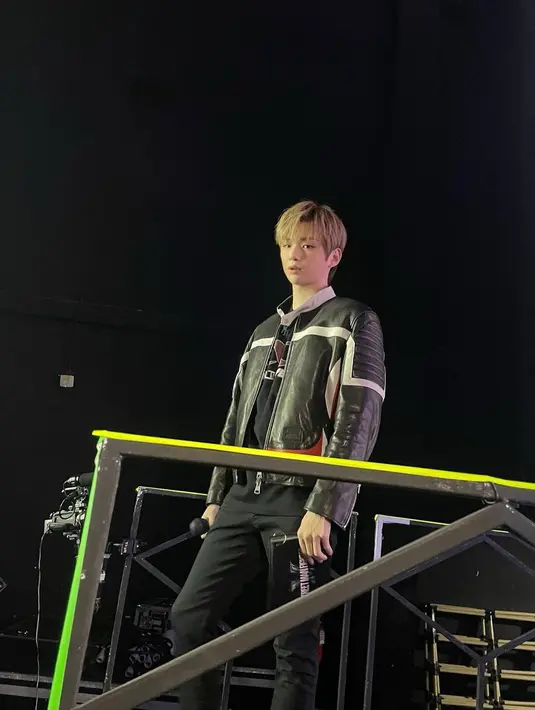 Berhasil meraih peringkat pertama dan menjadi center dari grupnya, Kang Daniel semakin menjadi sorotan publik. (FOTO: instagram.com/daniel.k.here/)