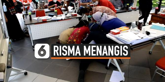 VIDEO: Wali Kota Risma Menangis dan Bersujud di Hadapan Para Dokter