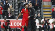 Juergen Klopp dan Dejan Lovren. (Reuters / Stefan Wermuth)