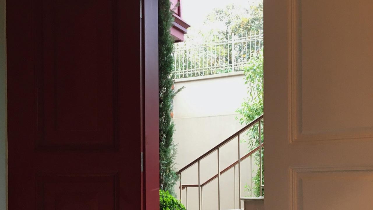 Model Pintu Minimalis Terbaru 2025, Inspirasi Desain Elegan untuk Rumah Modern